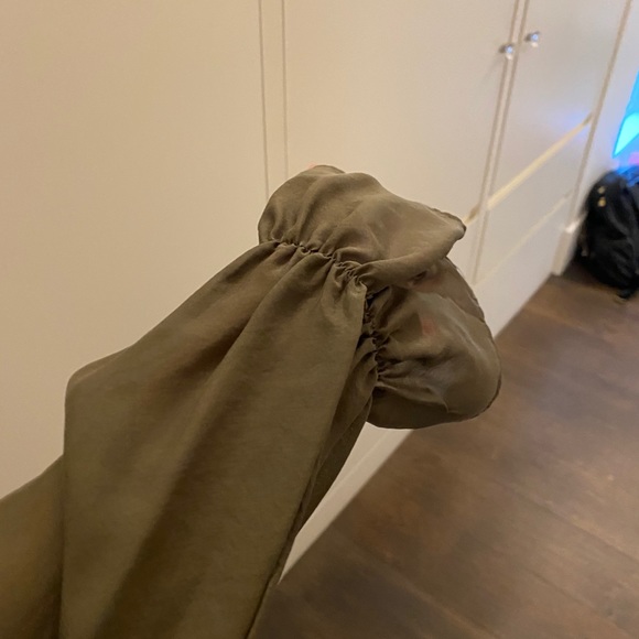 Intermix Mika Blouse! - Picture 2 of 8